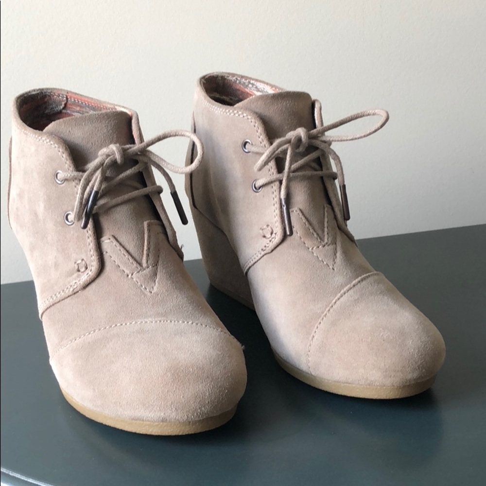 Toms Taupe Wedge Bootie Size 8